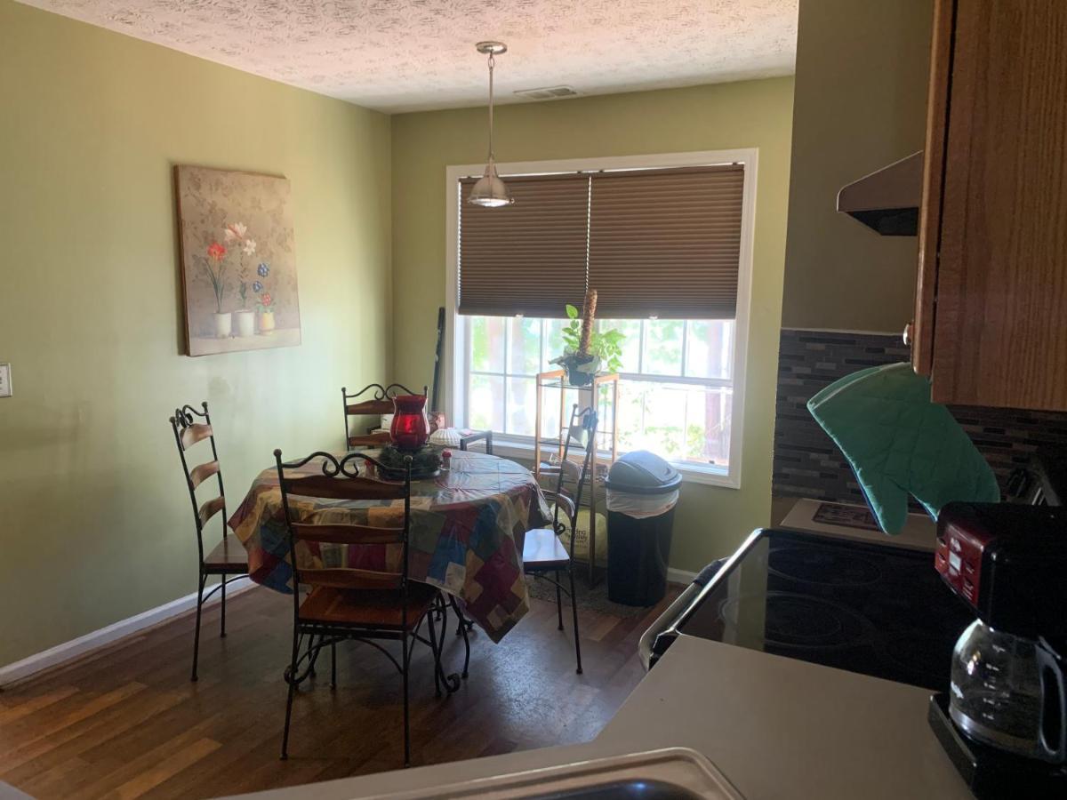 Captivating Home Near Downtown Atl Conley Экстерьер фото
